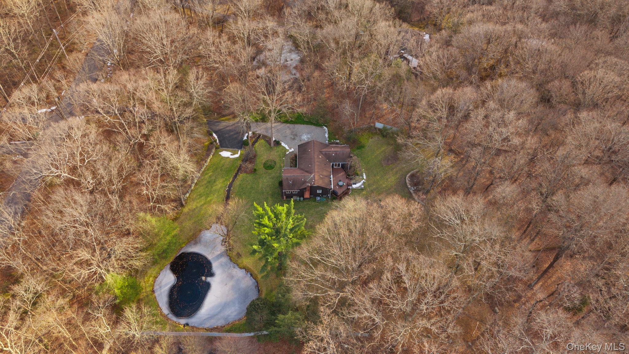 54 Lockwood Road South Salem, NY 10590 - Photo 4 of 46 a view of entryway