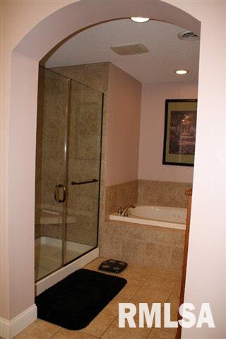 5341 Judge Road Bettendorf, IA 52722 - Photo 17 of 22 Gallery Image 17