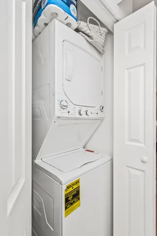 $117,000 | 55 Vail Colony, Unit 6, Fox Lake, IL 60020