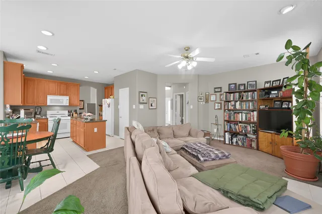 $430,000 | 22 Almond Branch Place, The Woodlands, TX 77382