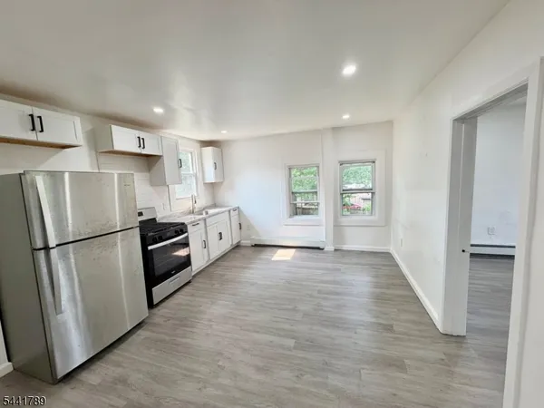 $2,000 | 390 Orange Road, Unit 5, Montclair, NJ 07042