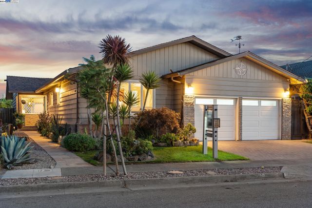 $2,700,000 | 1324 Eastshore Drive, Alameda, CA 94501