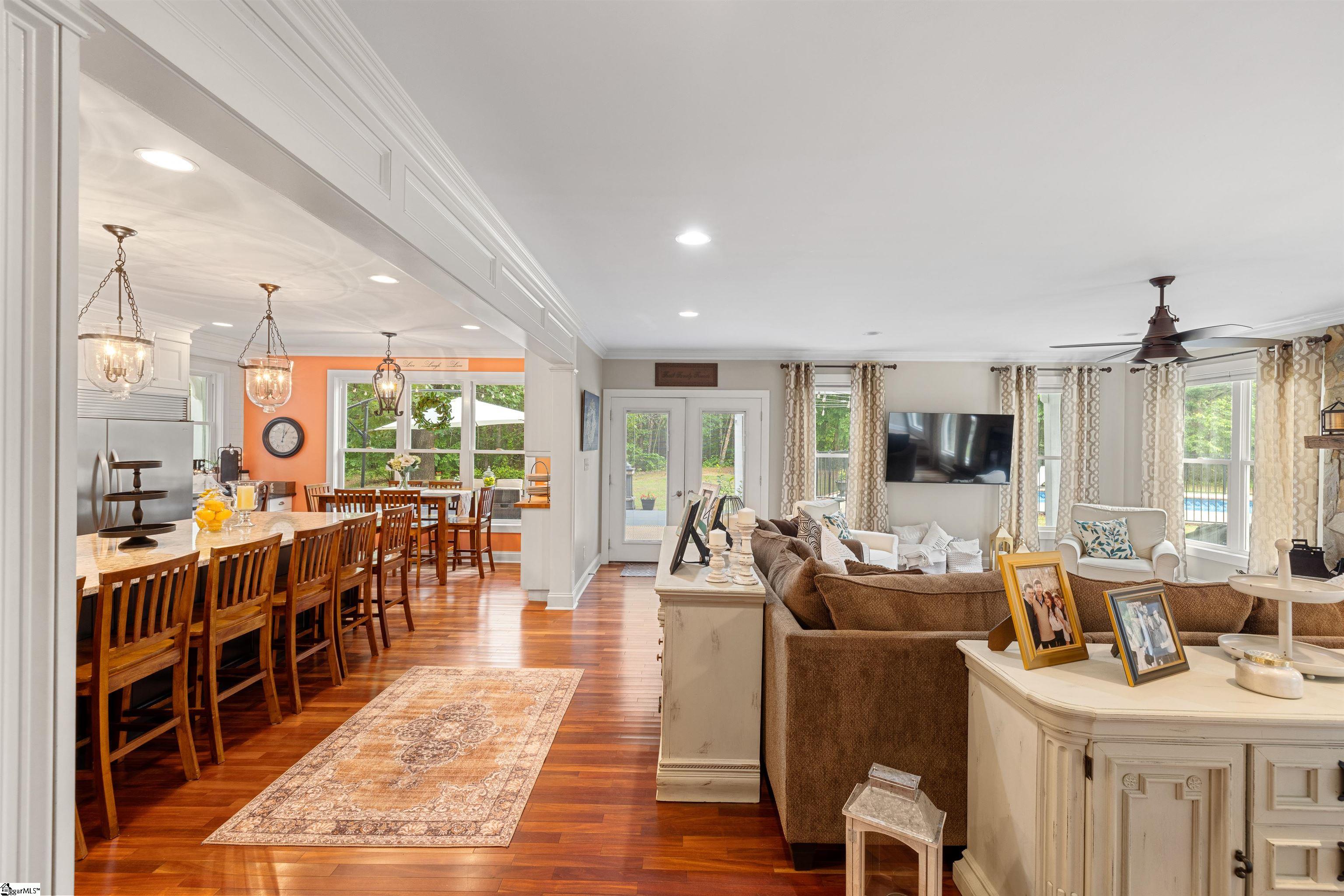 135 James Road Campobello, SC 29322 - Photo 4 of 36