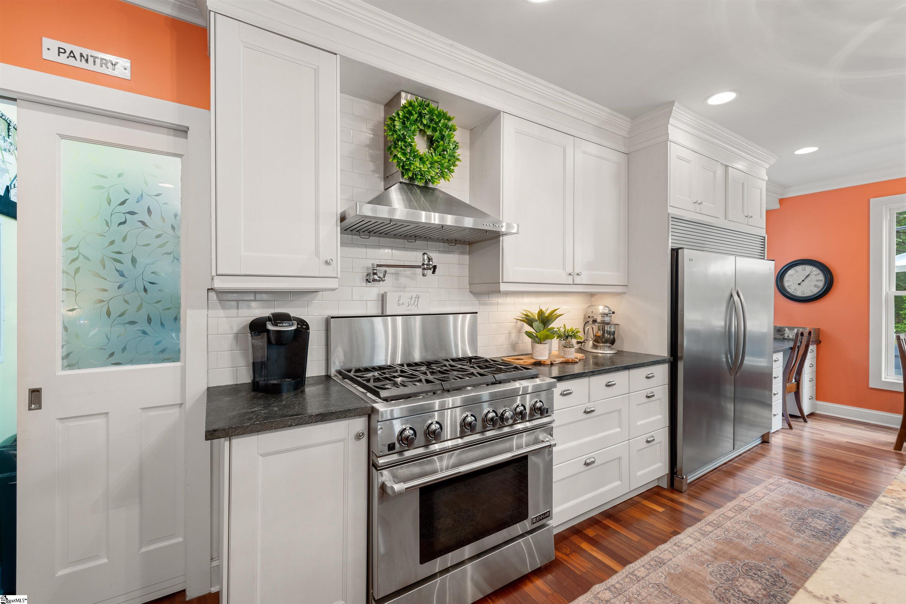 135 James Road Campobello, SC 29322 - Photo 5 of 36