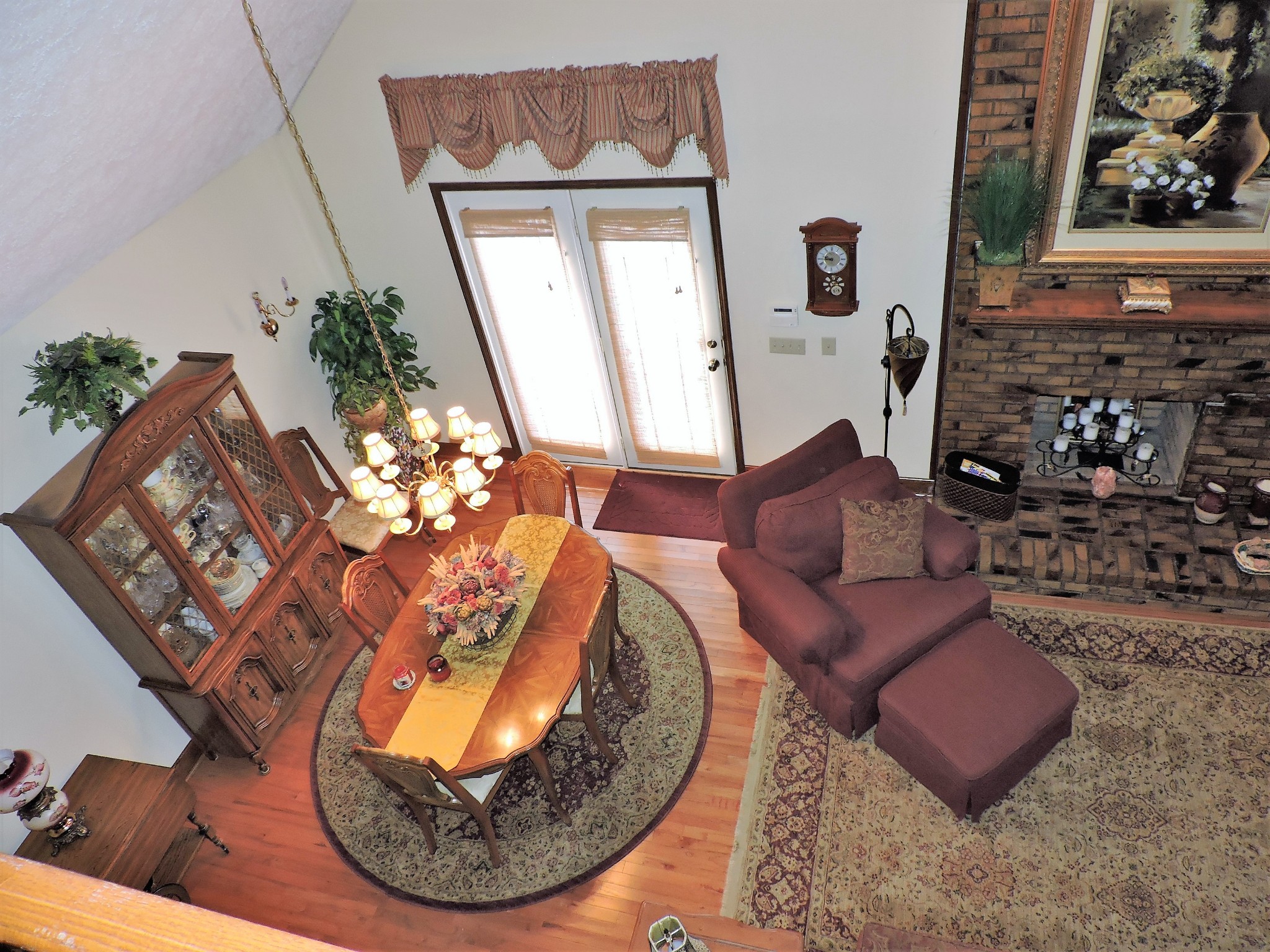 3581 Franklin Road Lebanon, TN 37090 - Photo 27 of 42 a living room with furniture and a mirror