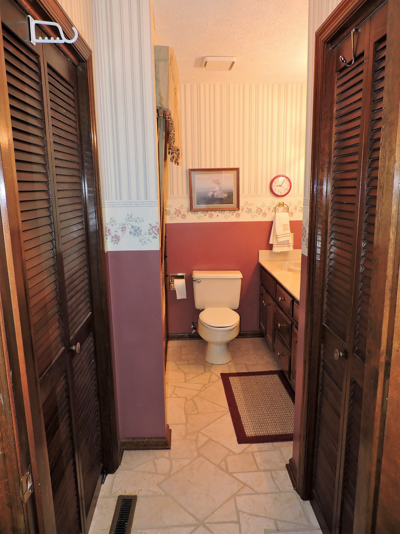 3581 Franklin Road Lebanon, TN 37090 - Photo 39 of 42 a bathroom with a sink and a toilet