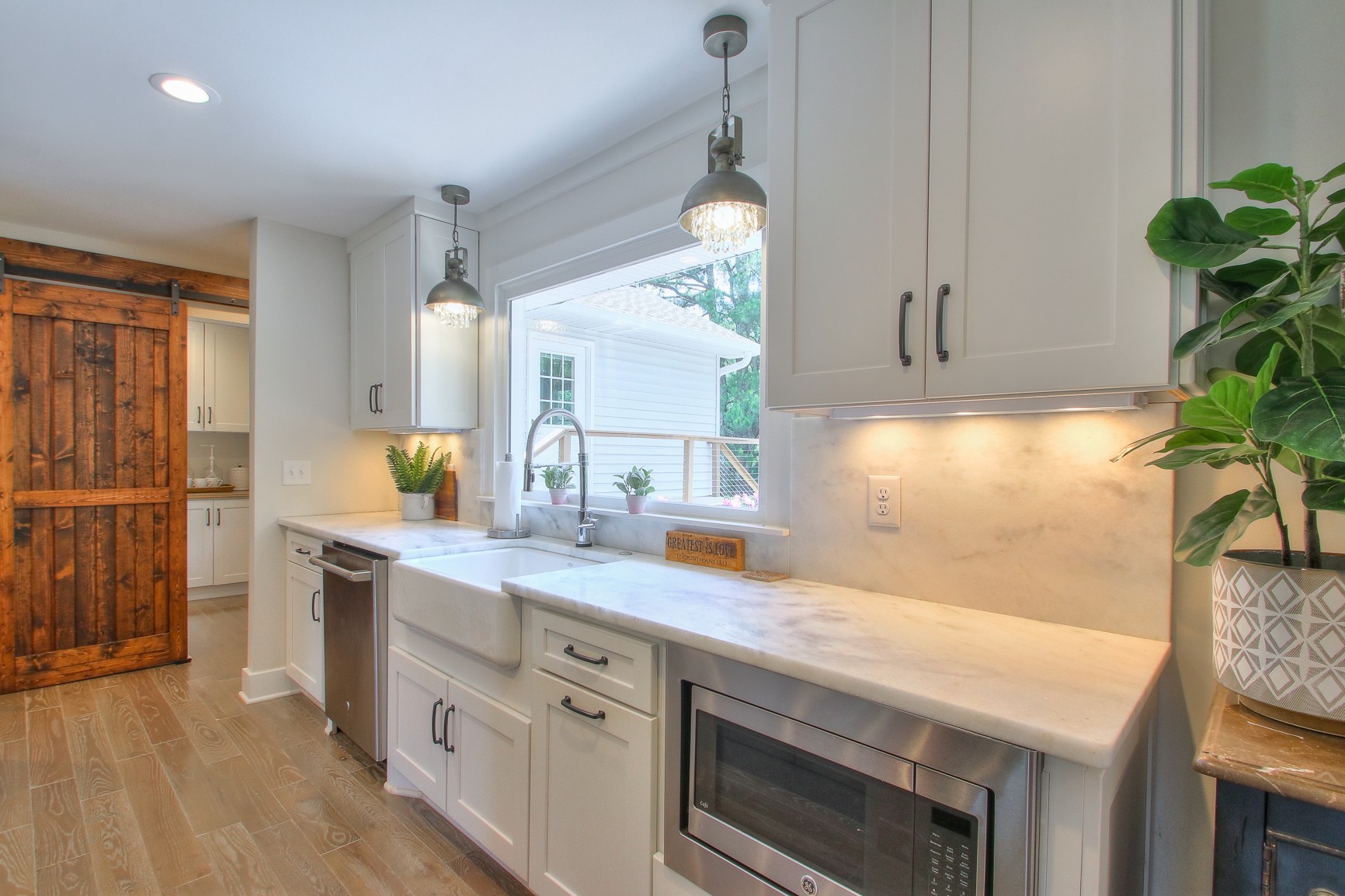 183 Lancaster Drive Franklin, TN 37064 - Photo 15 of 50 a kitchen with sink and cabinets