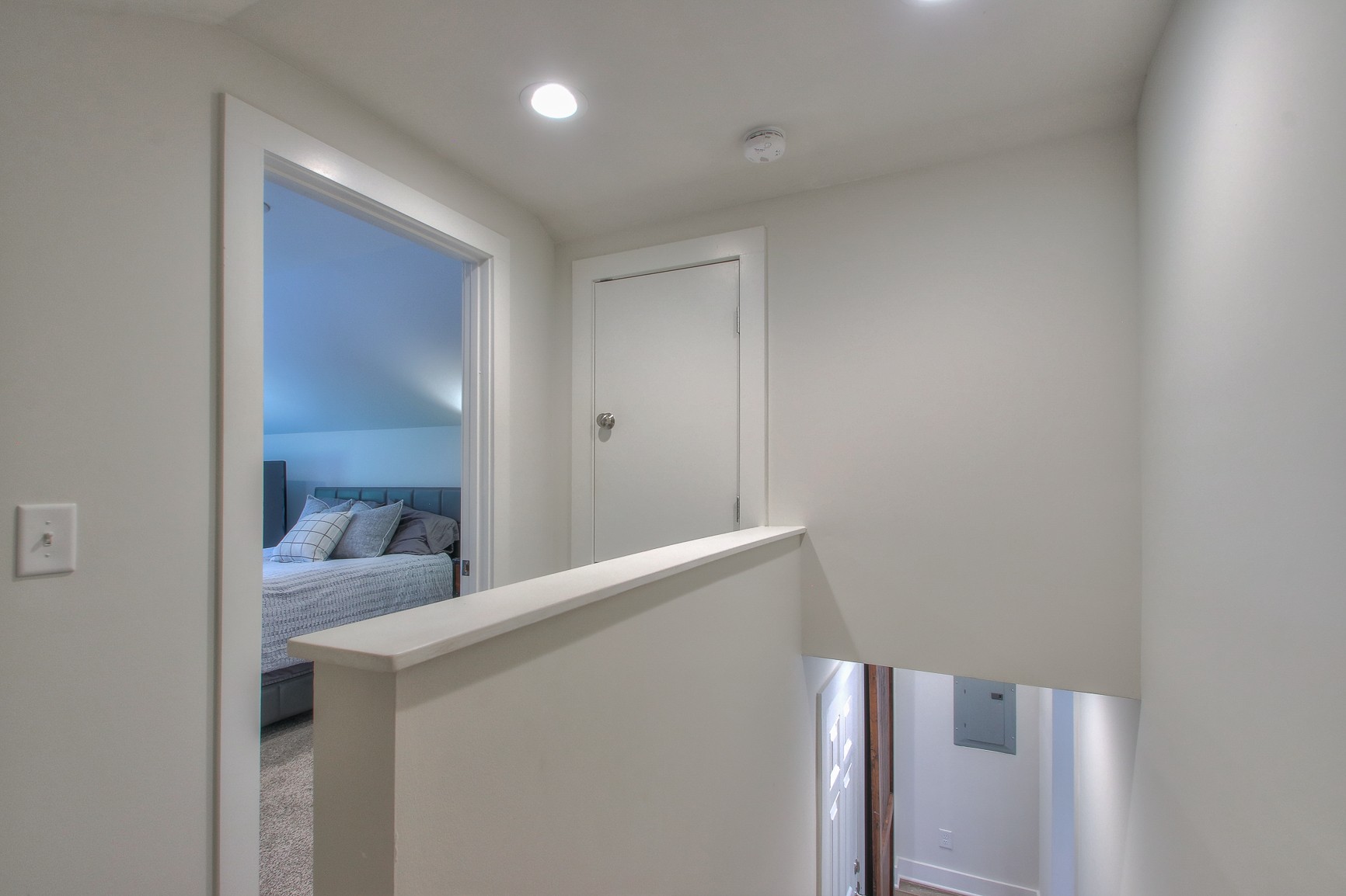 183 Lancaster Drive Franklin, TN 37064 - Photo 34 of 50 a hallway with a couch