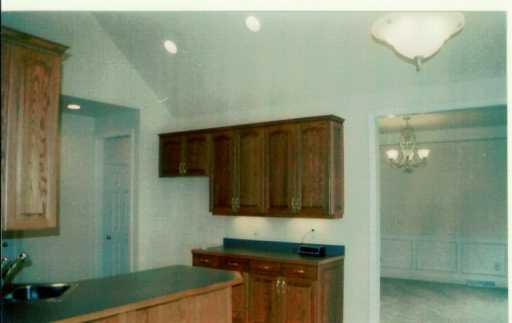165 Warren Road Warrendale, PA 15086 - Photo 4 of 8 Gallery Image 4