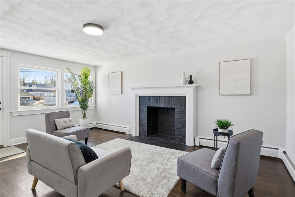 34 Elsie Street Springfield, MA 01109 - Photo 2 of 24 Gallery Image 2