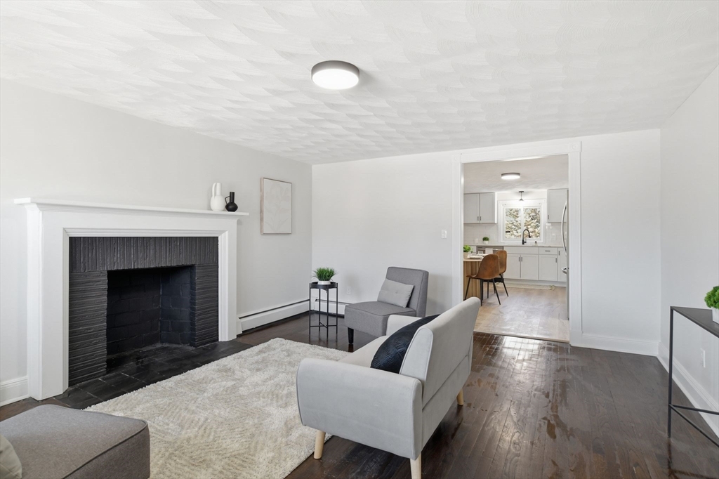 34 Elsie Street Springfield, MA 01109 - Photo 3 of 24 Gallery Image 3