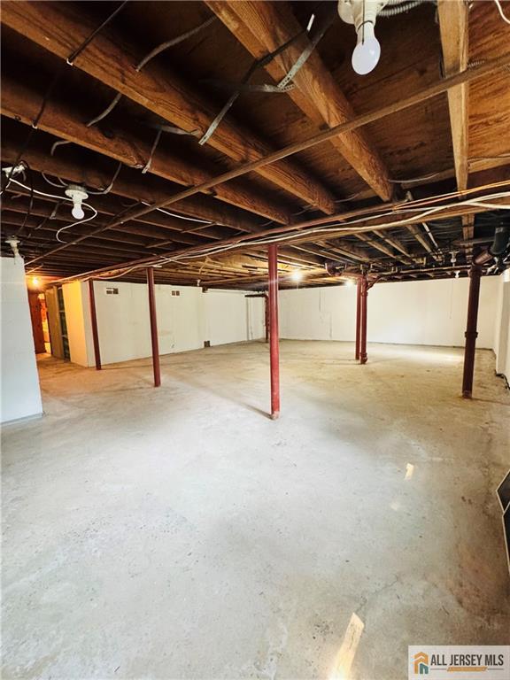 422 Franklin Road North Brunswick, NJ 08902 - Photo 48 of 51 Gallery Image 48