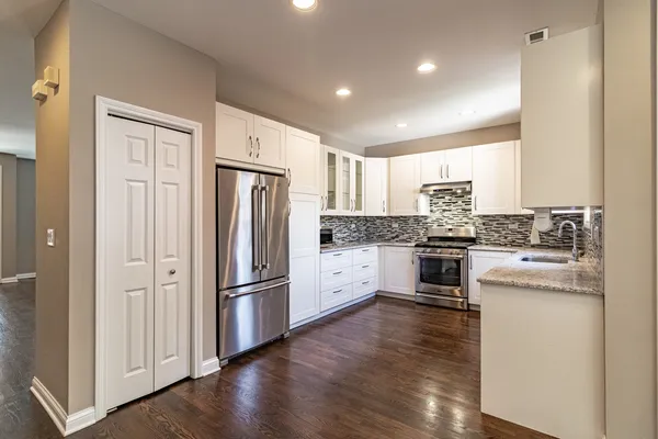 $769,000 | 2460 Violet Street, Glenview, IL 60026