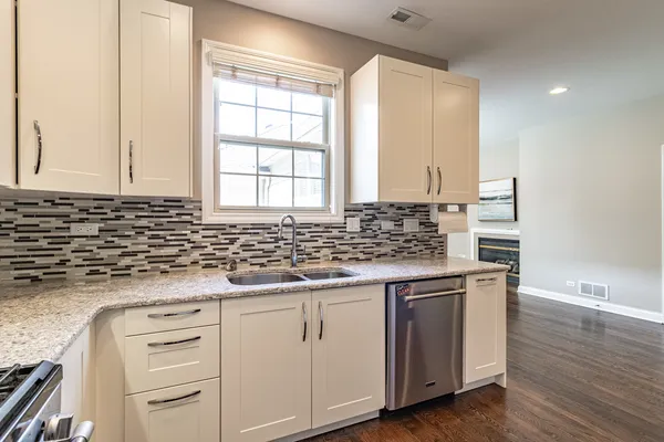 $769,000 | 2460 Violet Street, Glenview, IL 60026
