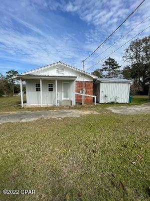 3459 Roche Avenue Vernon, FL 32462 - Photo 3 of 25 Gallery Image 3