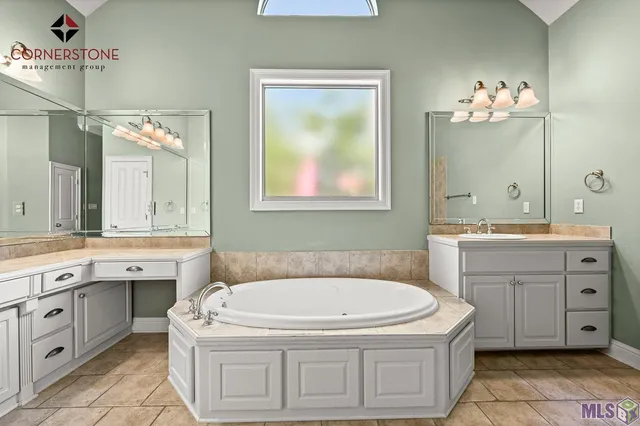 $2,950 | 8564 Grand View Drive, Baton Rouge, LA 70809