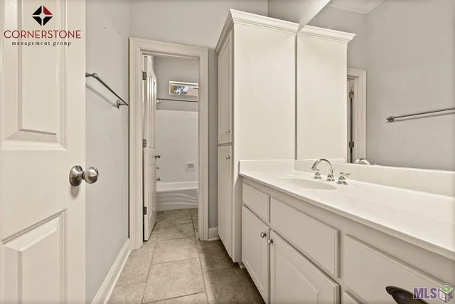 $2,950 | 8564 Grand View Drive, Baton Rouge, LA 70809