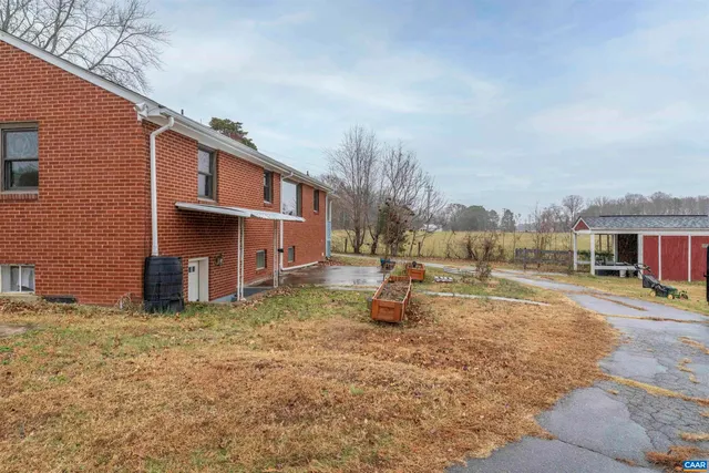 a front view of house with yard