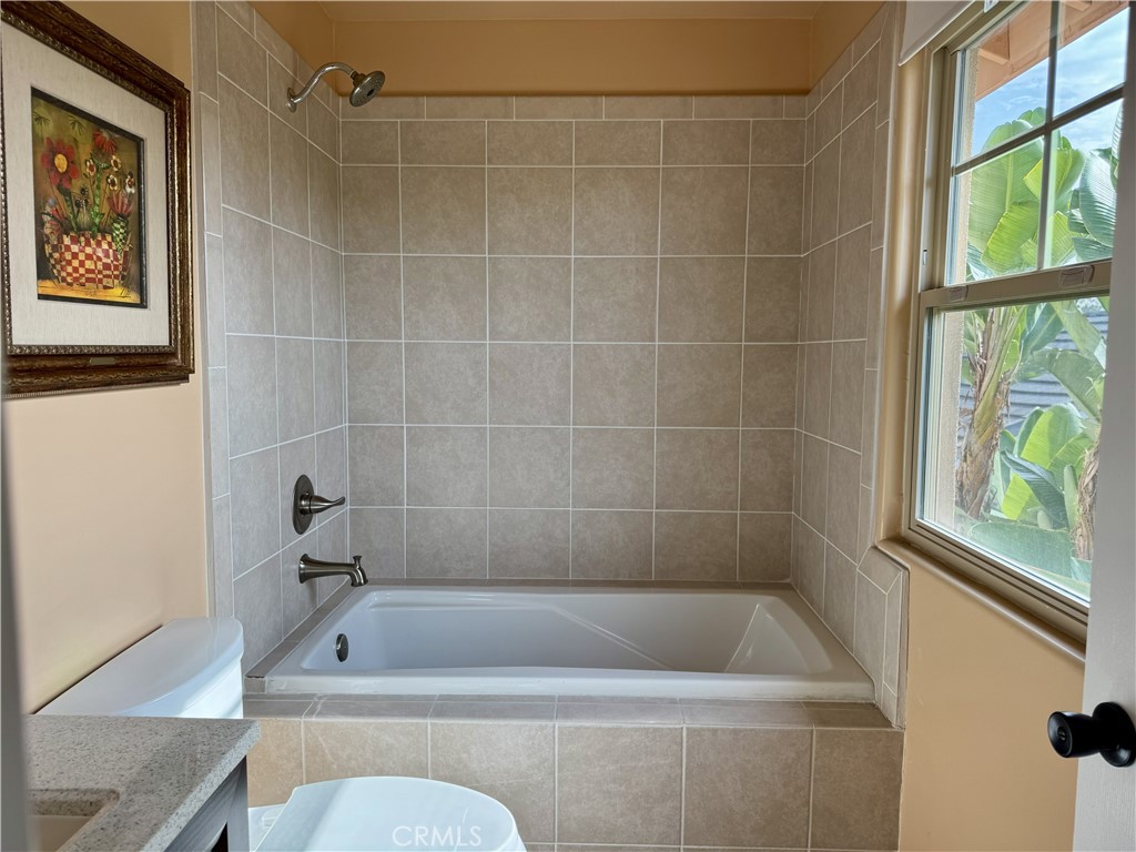 29 Sandstone Irvine, CA 92604 - Photo 24 of 31