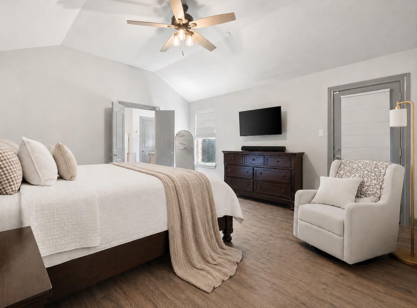 6906 68th Street Lubbock, TX 79424 - Photo 13 of 28 AA9C11A0-D305-4234-8818-A2F74F274C0D