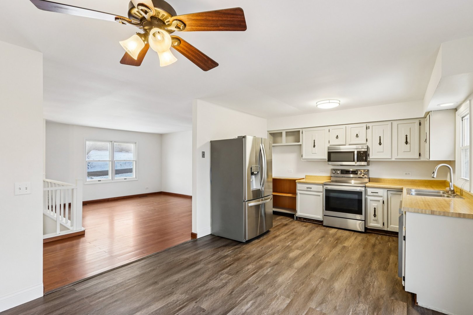 413 Plum Street Lake In The Hills, IL 60156 - Photo 12 of 42