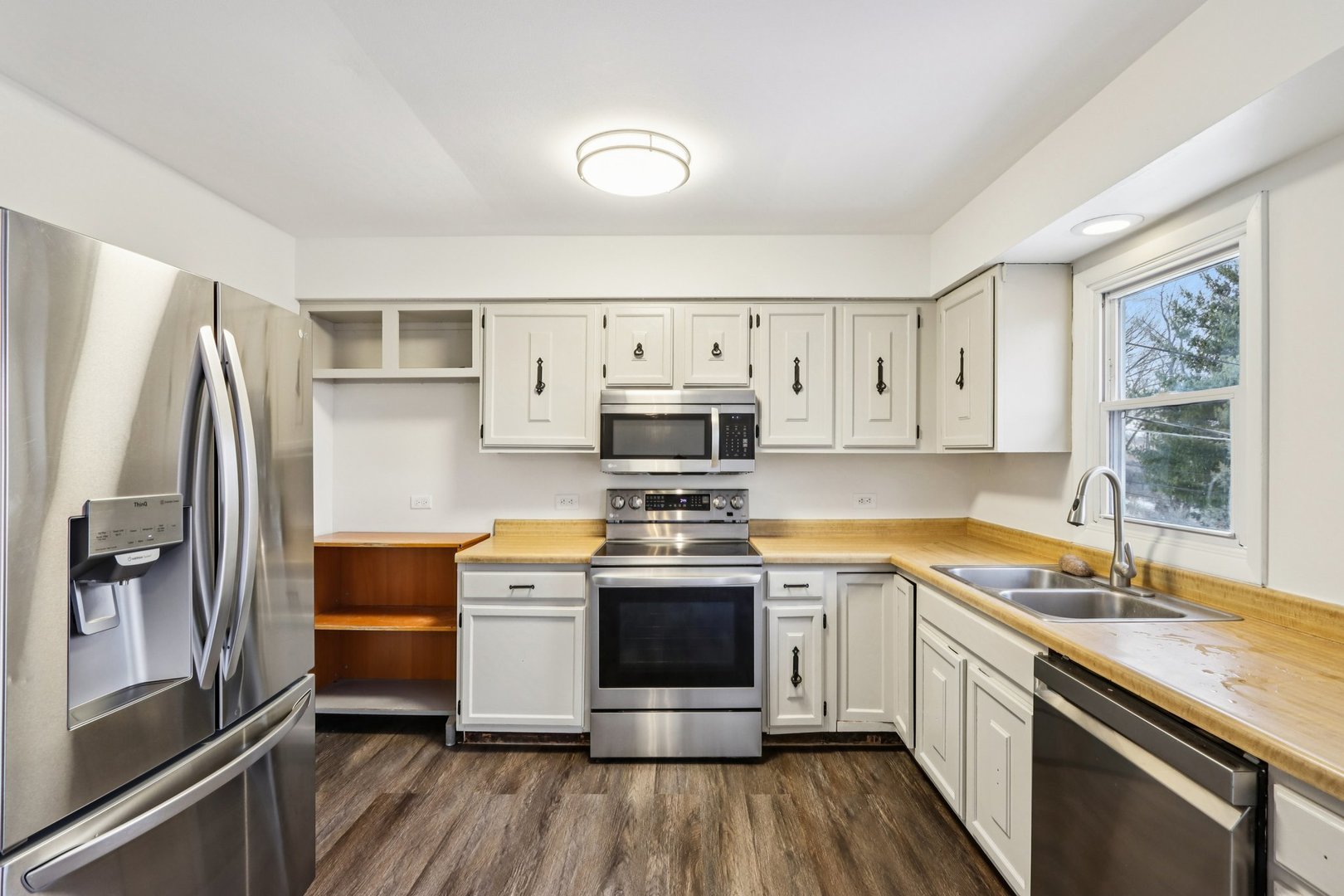 413 Plum Street Lake In The Hills, IL 60156 - Photo 13 of 42