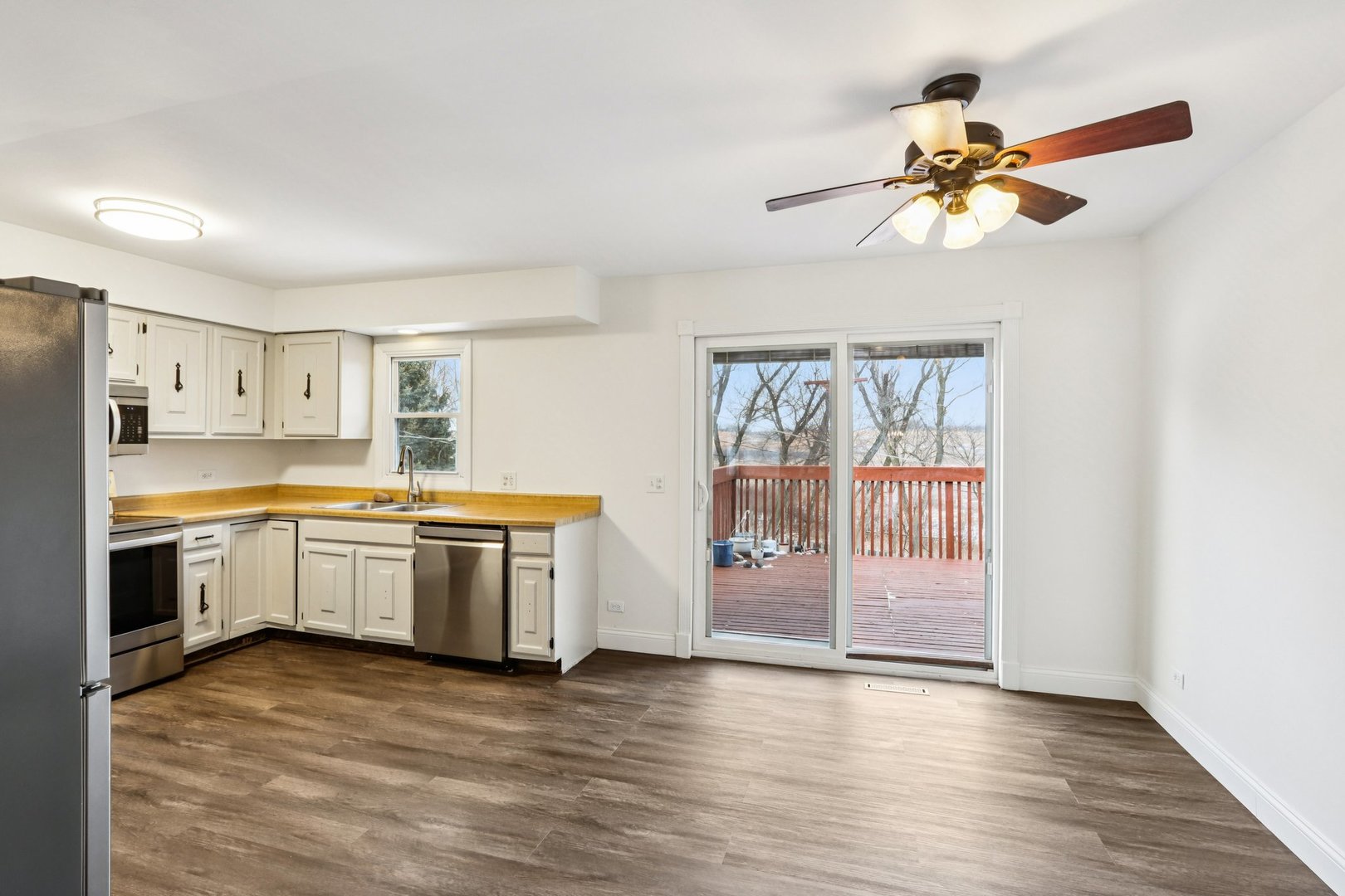 413 Plum Street Lake In The Hills, IL 60156 - Photo 15 of 42