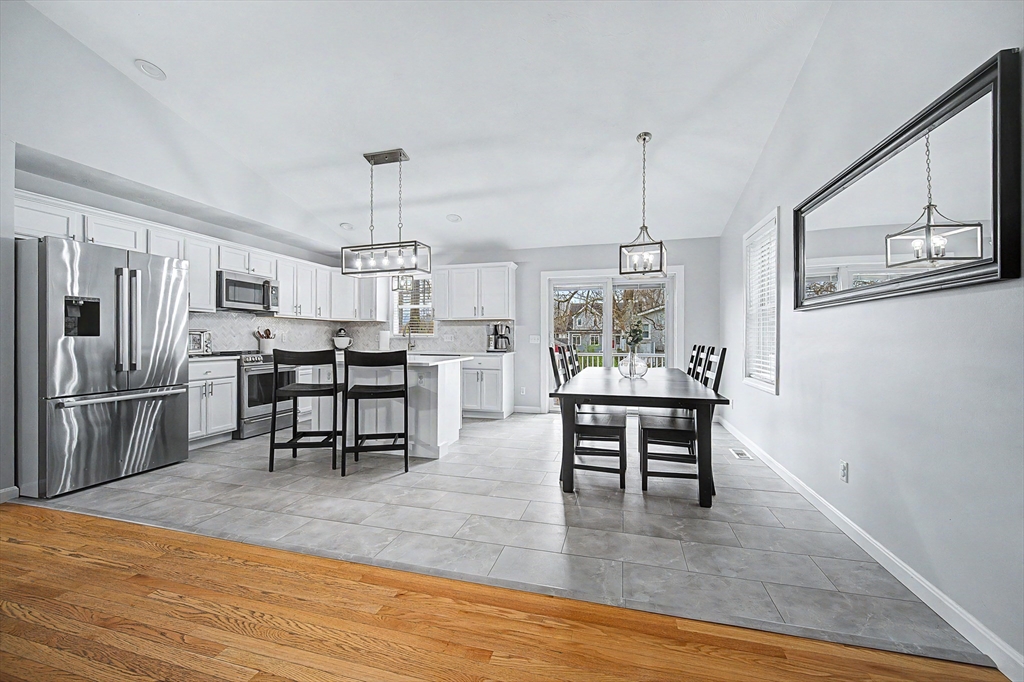 7 Cadman Street Worcester, MA 01604 - Photo 4 of 42