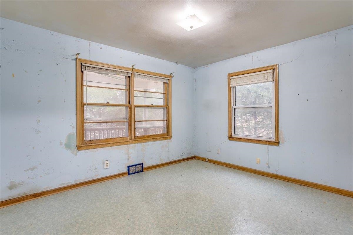 2201 South Richfield Road Wichita, KS 67207 - Photo 15 of 27