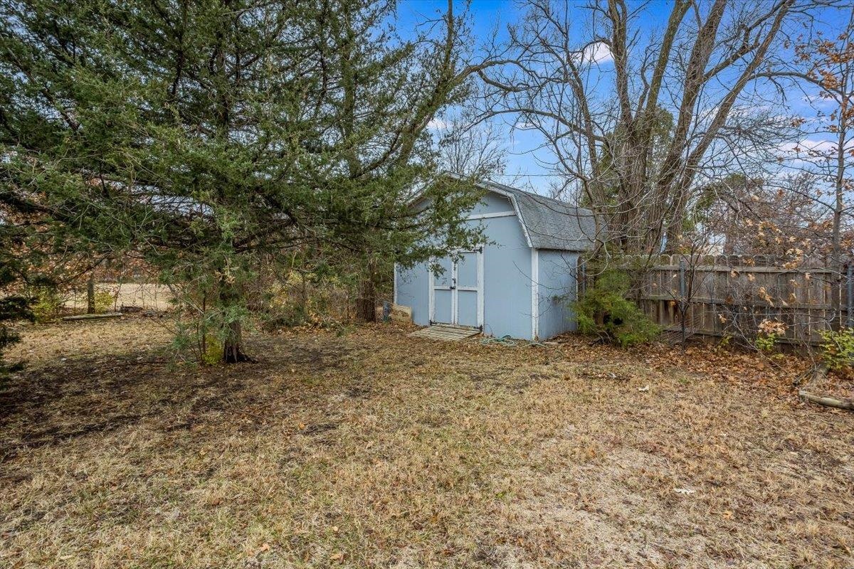 2201 South Richfield Road Wichita, KS 67207 - Photo 22 of 27