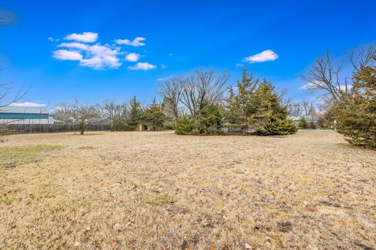 2201 South Richfield Road Wichita, KS 67207 - Photo 23 of 27