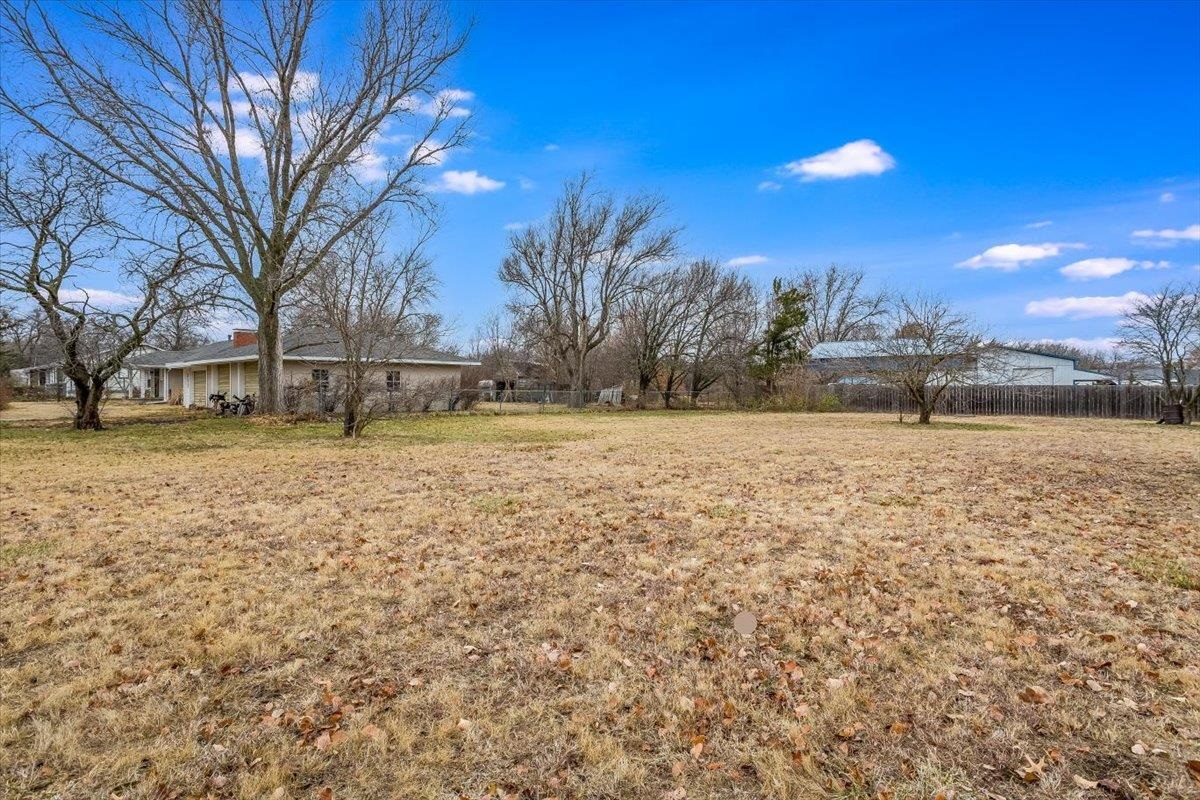 2201 South Richfield Road Wichita, KS 67207 - Photo 24 of 27