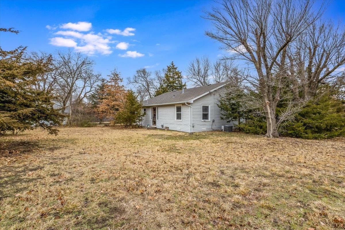 2201 South Richfield Road Wichita, KS 67207 - Photo 25 of 27