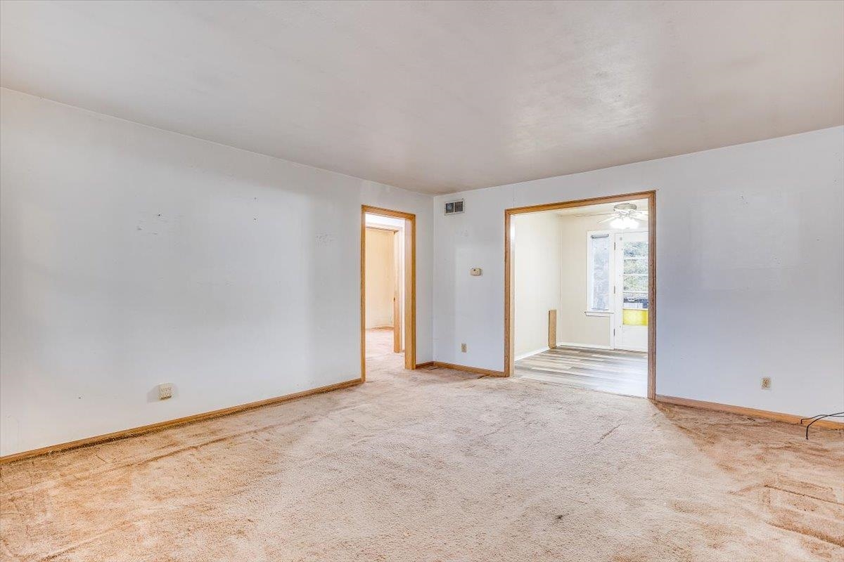 2201 South Richfield Road Wichita, KS 67207 - Photo 5 of 27