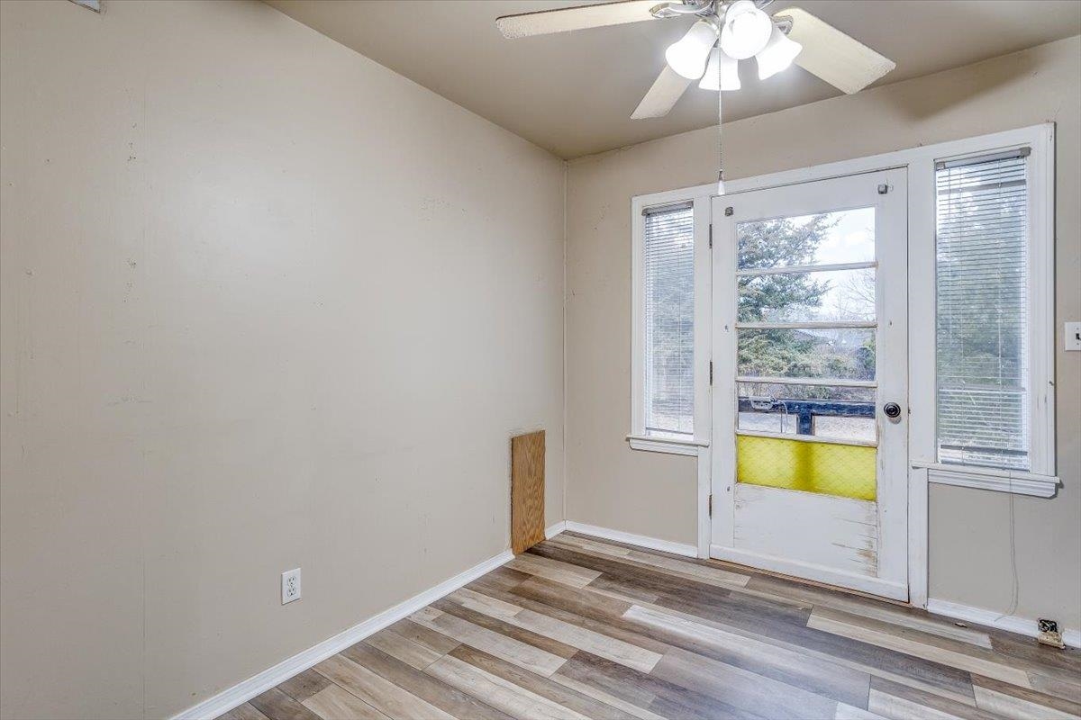 2201 South Richfield Road Wichita, KS 67207 - Photo 7 of 27