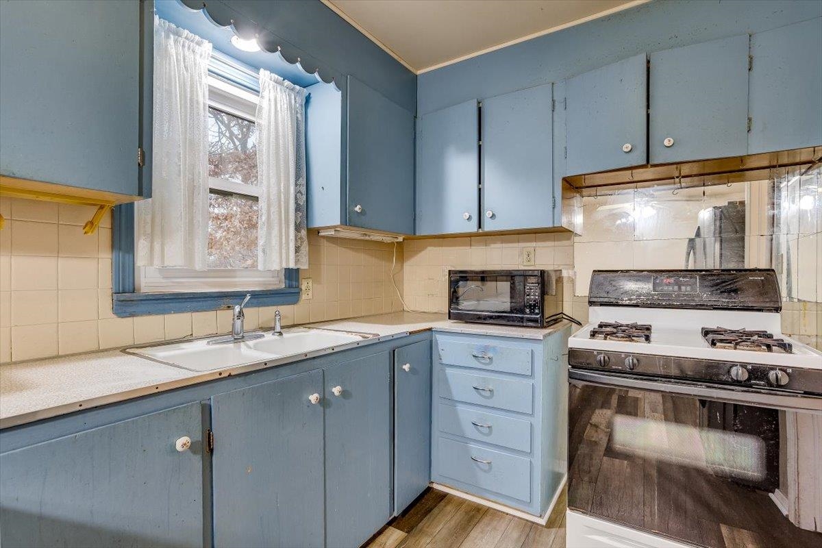 2201 South Richfield Road Wichita, KS 67207 - Photo 10 of 27