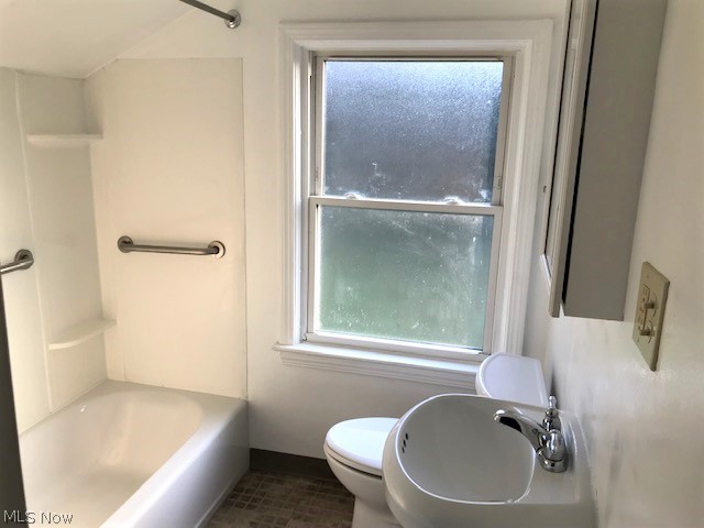 422 Babbitt Road Euclid, OH 44123 - Photo 11 of 11 Upstairs Full Bath