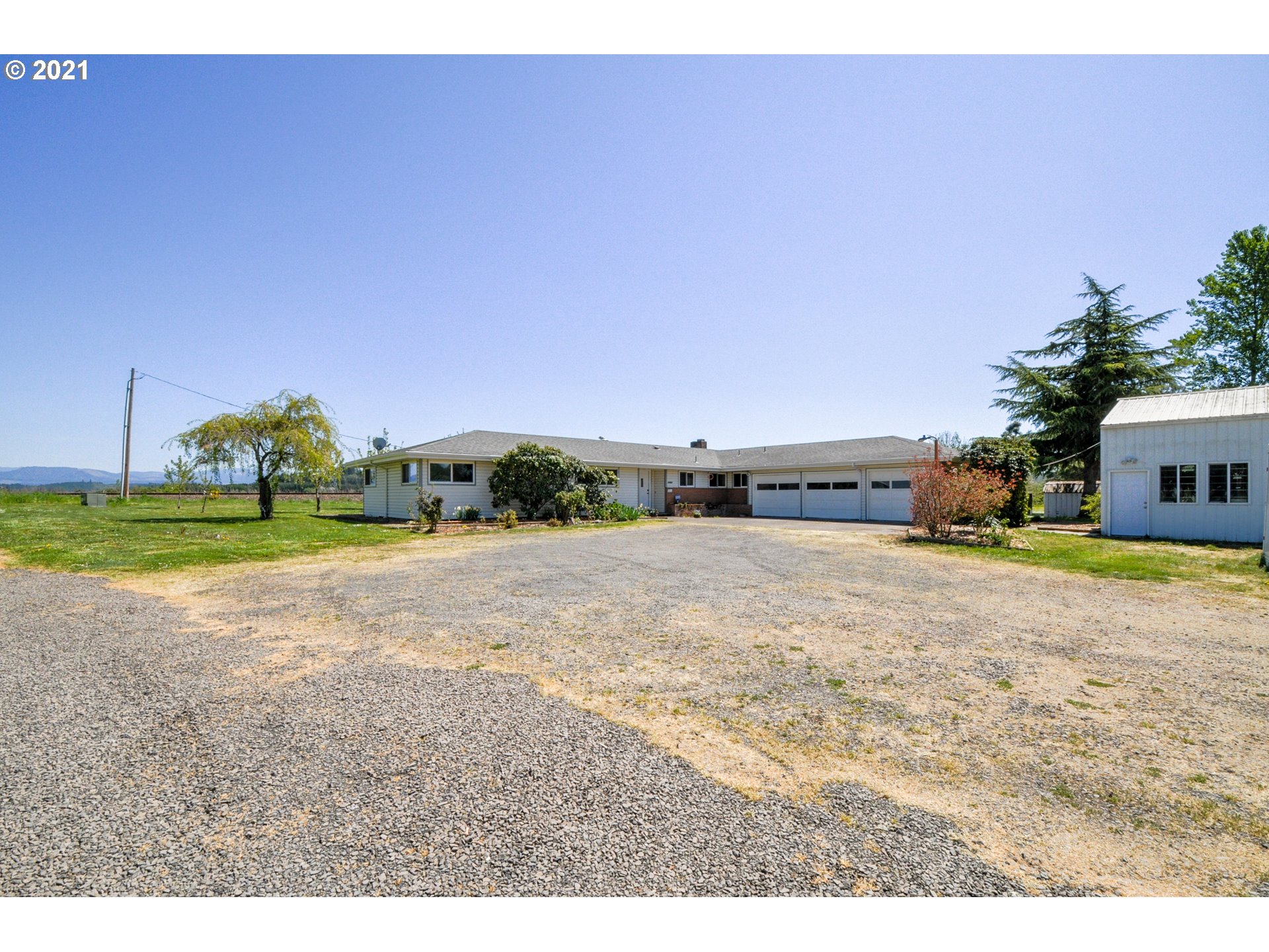 33821 Brewster Road Lebanon, OR 97355 - Photo 1 of 25 Gallery Image 1