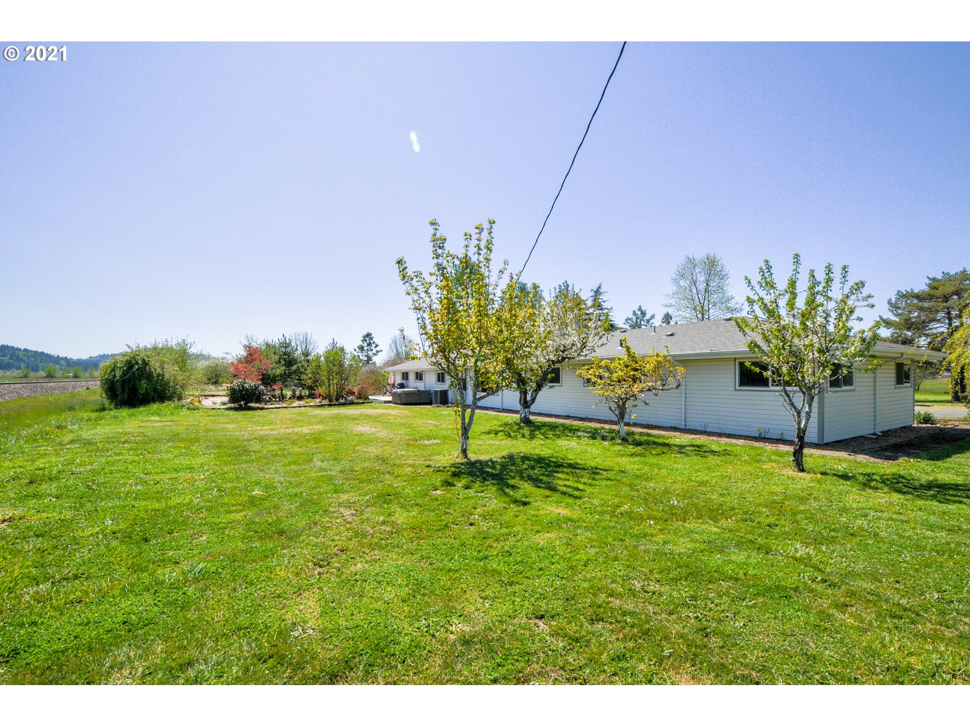 33821 Brewster Road Lebanon, OR 97355 - Photo 12 of 25 Gallery Image 12