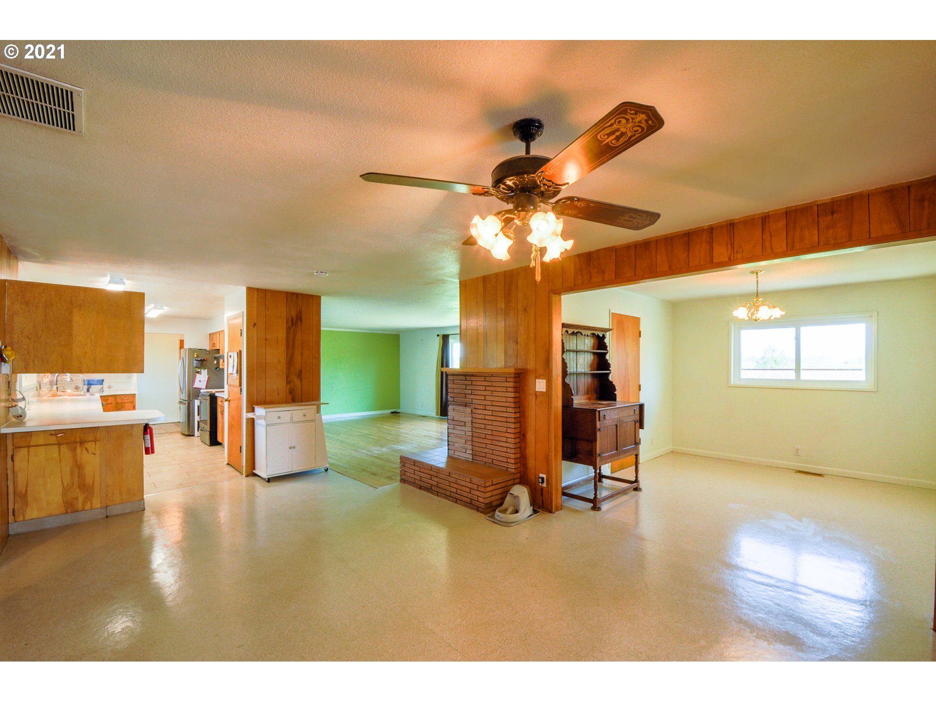 33821 Brewster Road Lebanon, OR 97355 - Photo 15 of 25 Gallery Image 15