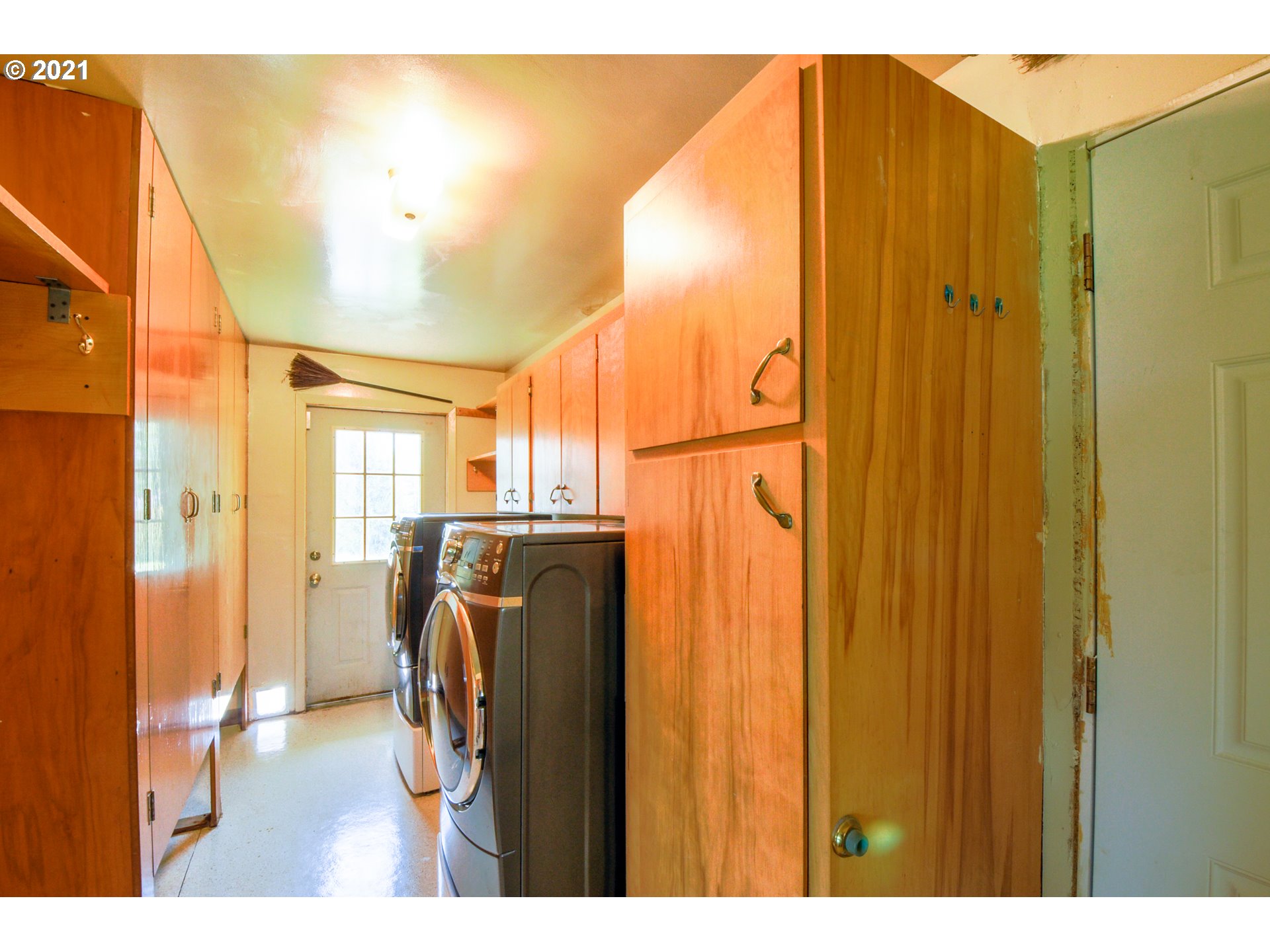 33821 Brewster Road Lebanon, OR 97355 - Photo 16 of 25 Gallery Image 16