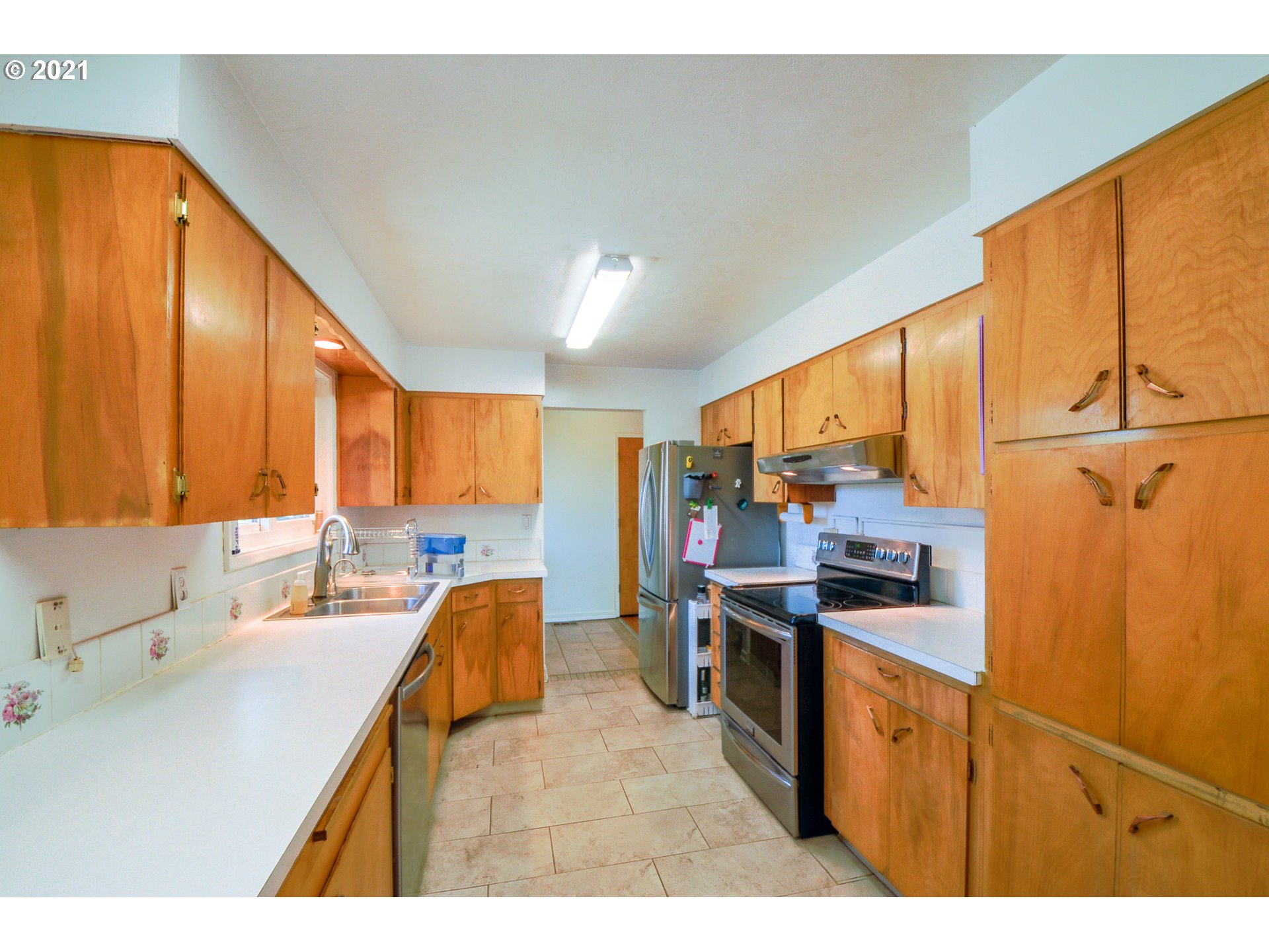 33821 Brewster Road Lebanon, OR 97355 - Photo 17 of 25 Gallery Image 17