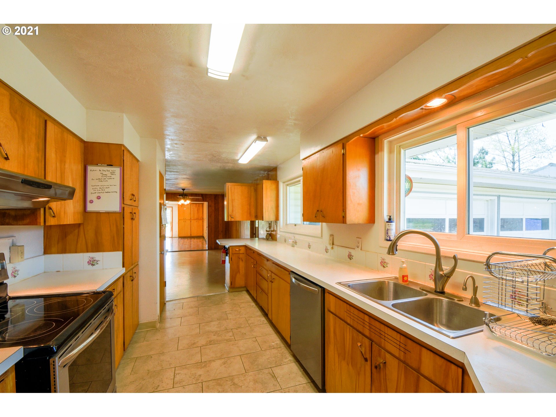 33821 Brewster Road Lebanon, OR 97355 - Photo 18 of 25 Gallery Image 18