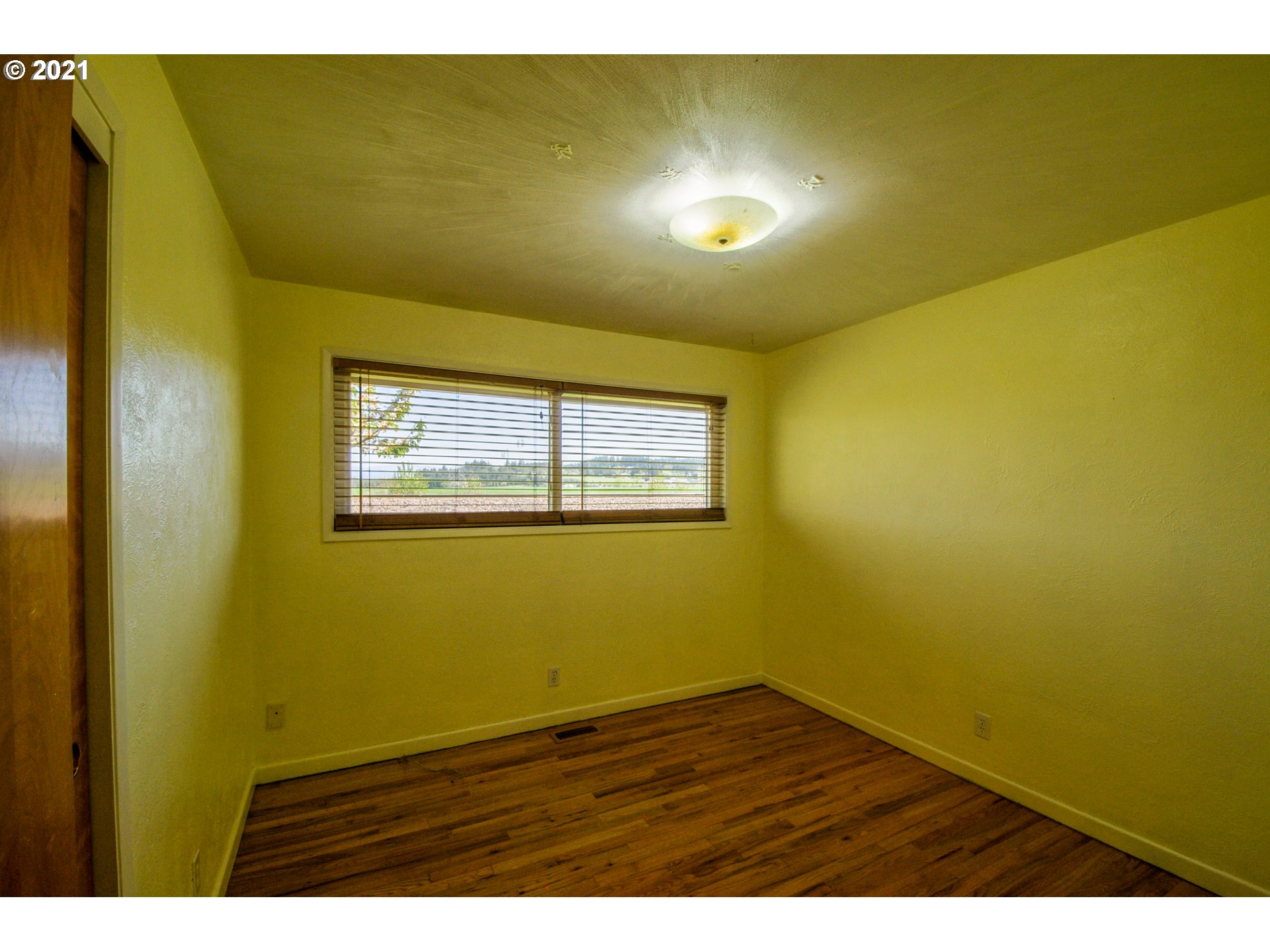 33821 Brewster Road Lebanon, OR 97355 - Photo 19 of 25 Gallery Image 19