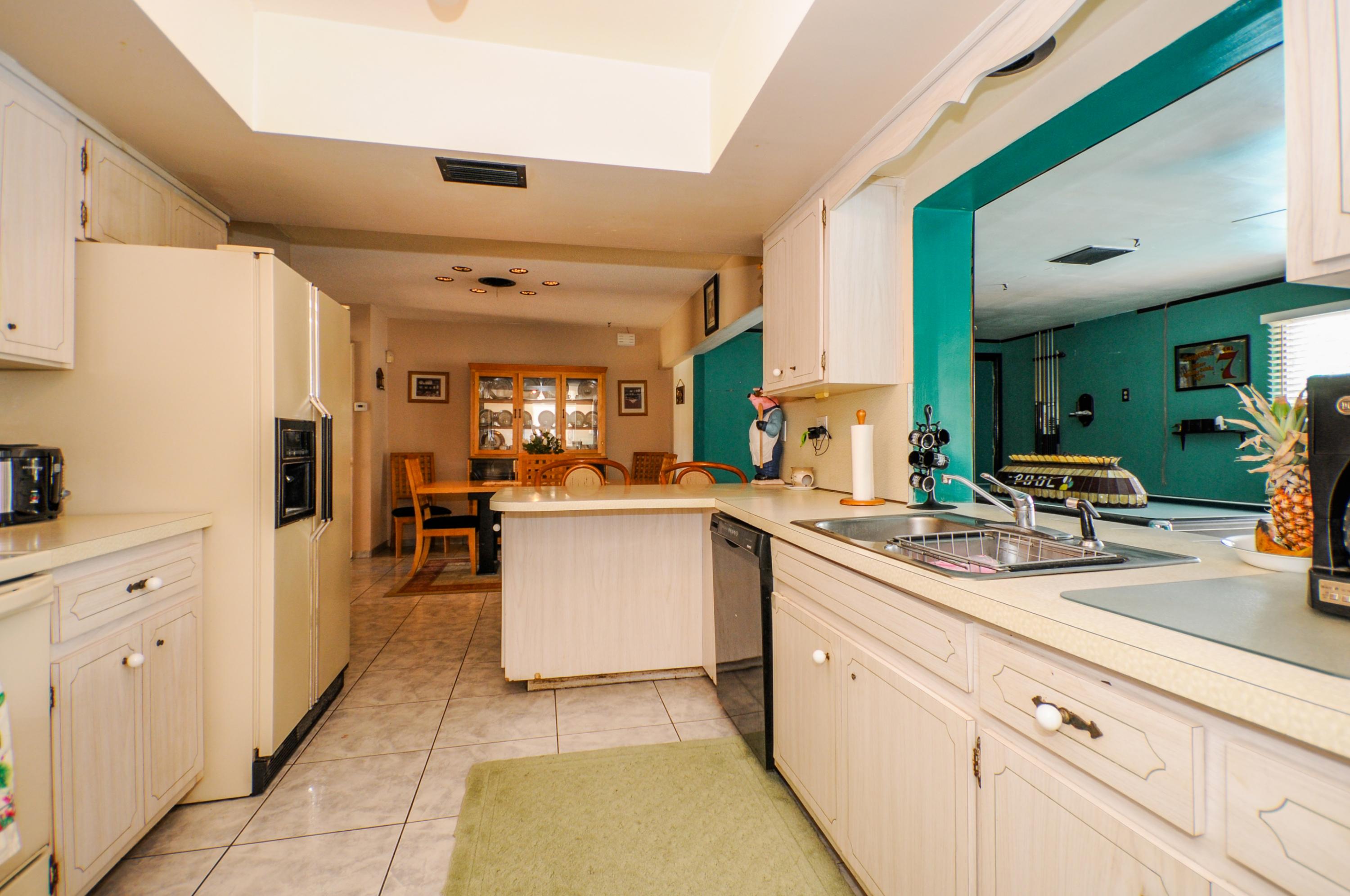33 Southwest 12th Avenue Boca Raton, FL 33486 - Photo 16 of 25 Kitchen