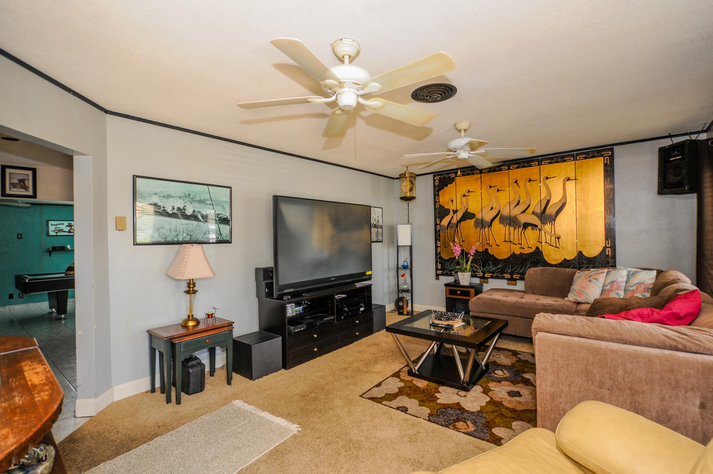 33 Southwest 12th Avenue Boca Raton, FL 33486 - Photo 20 of 25 Living Room