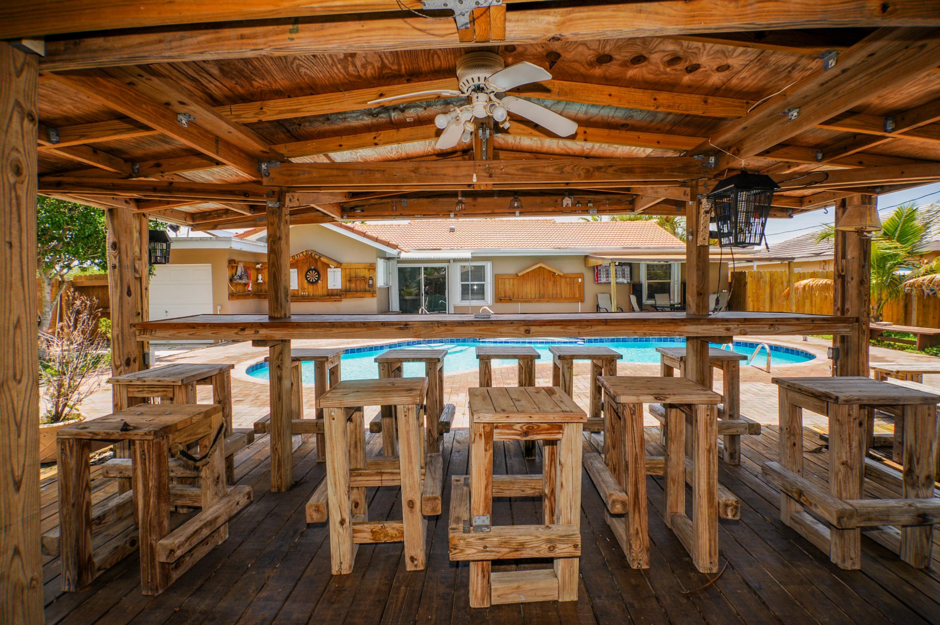 33 Southwest 12th Avenue Boca Raton, FL 33486 - Photo 9 of 25 Plenty of seating