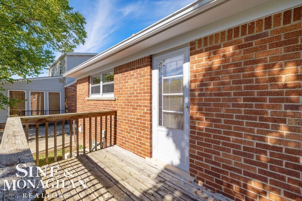 1793 Roslyn Road Grosse Pointe, MI 48236 - Photo 38 of 44 50199142-C658CAF1-4D82-4F50-A740-3A5CB98293CE.JPG