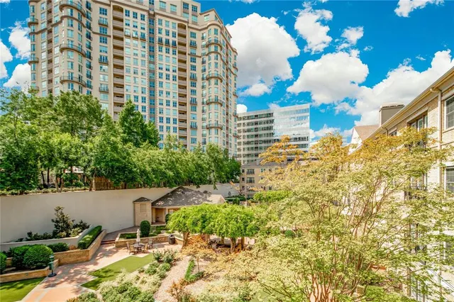 $1,750 | 3400 Welborn Street, Unit 306, Dallas, TX 75219