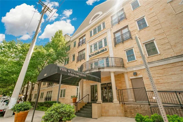 $1,750 | 3400 Welborn Street, Unit 306, Dallas, TX 75219